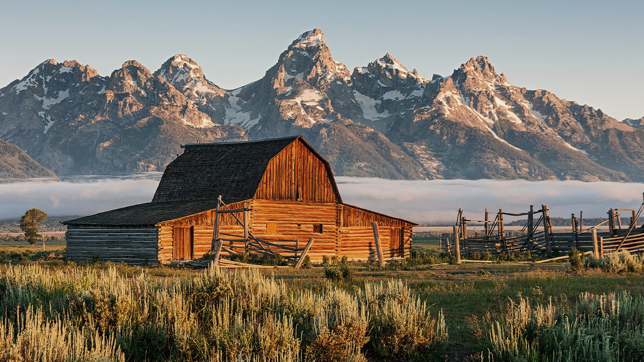 Best Hikes in Grand Teton National Park fi