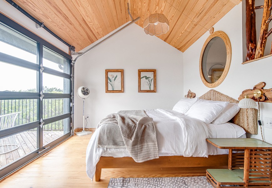 Treehouse Lodging - Blue Sage interior