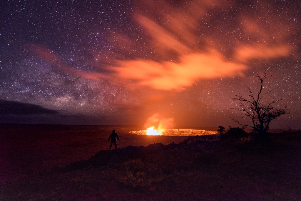 Volcanoes-NP-Crater-Night-2