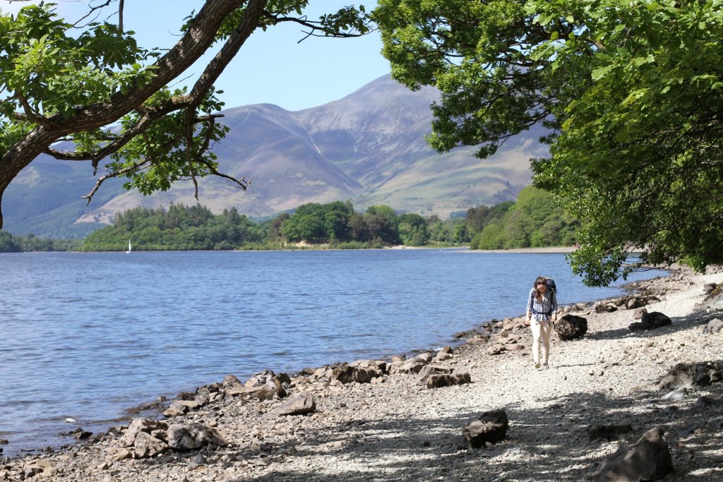 Hinturland_Lakeside_Sophie