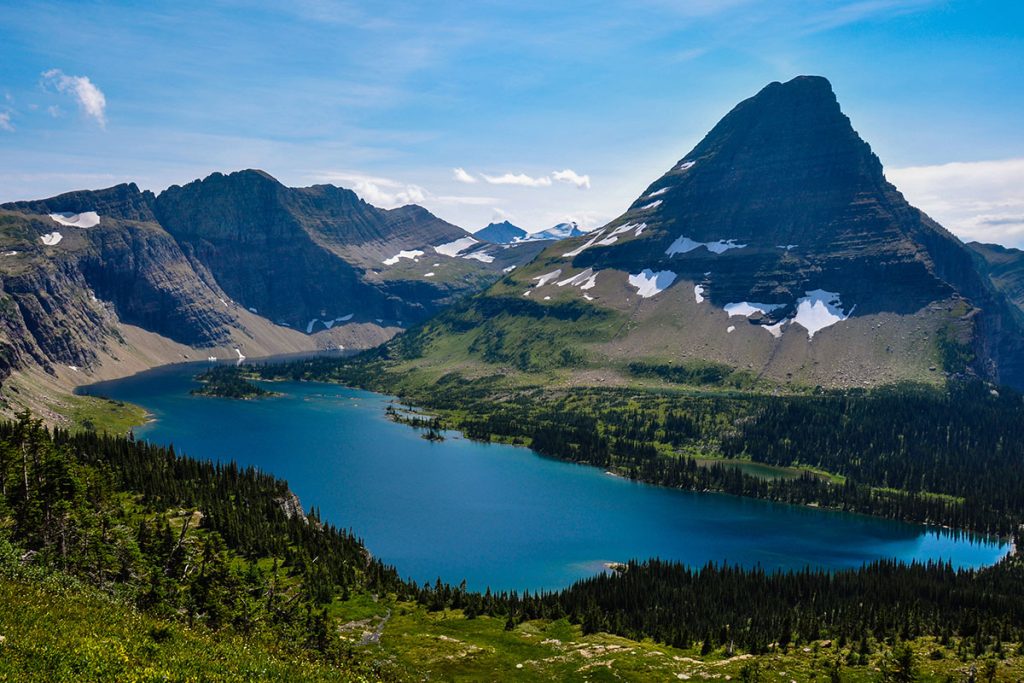 Hidden Lake Trail With The View on The Lake