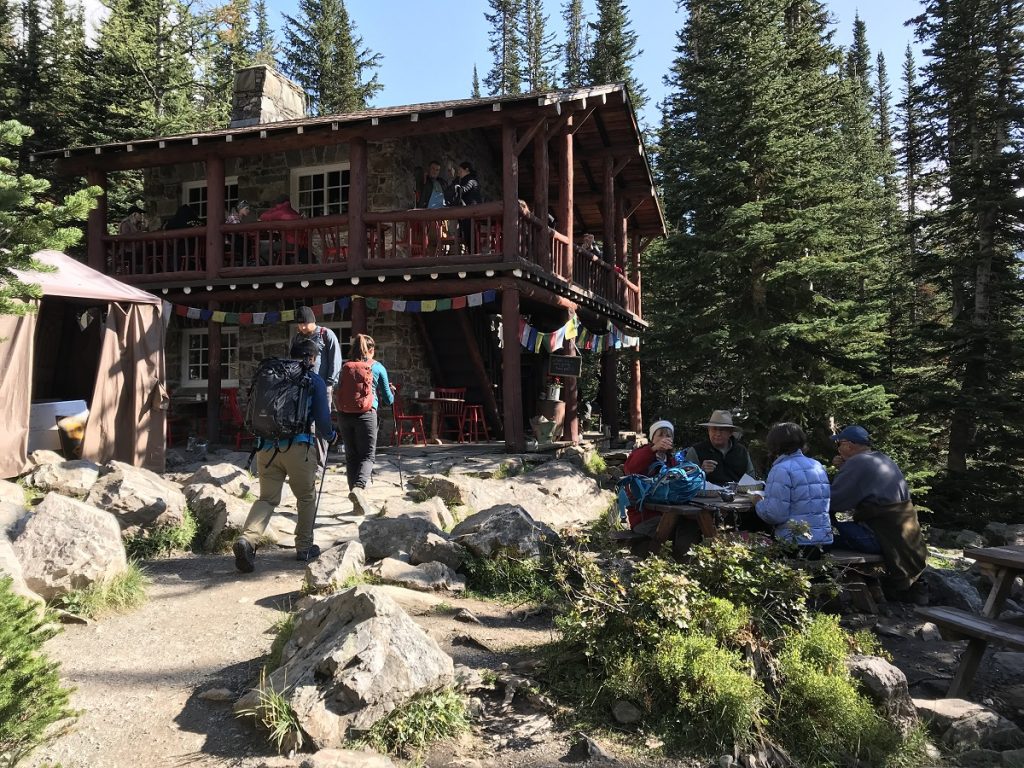 LakeLouise SixGlaciersTeahouse