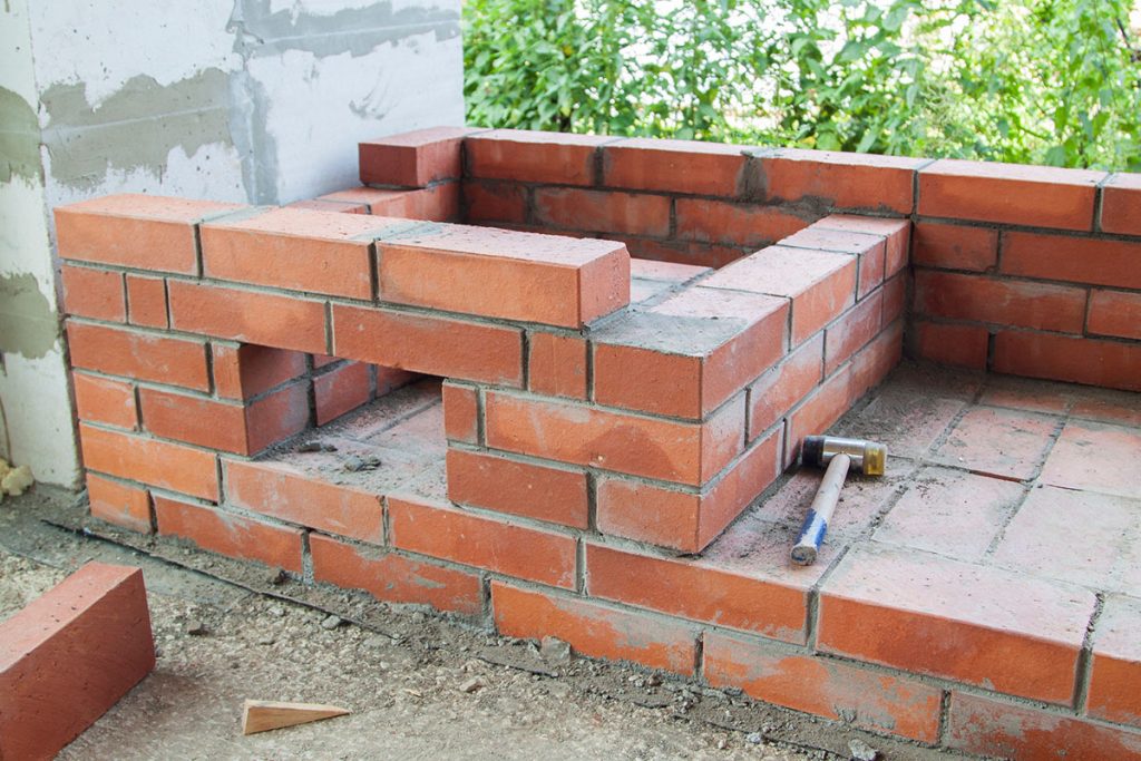 stage of construction of pizza oven