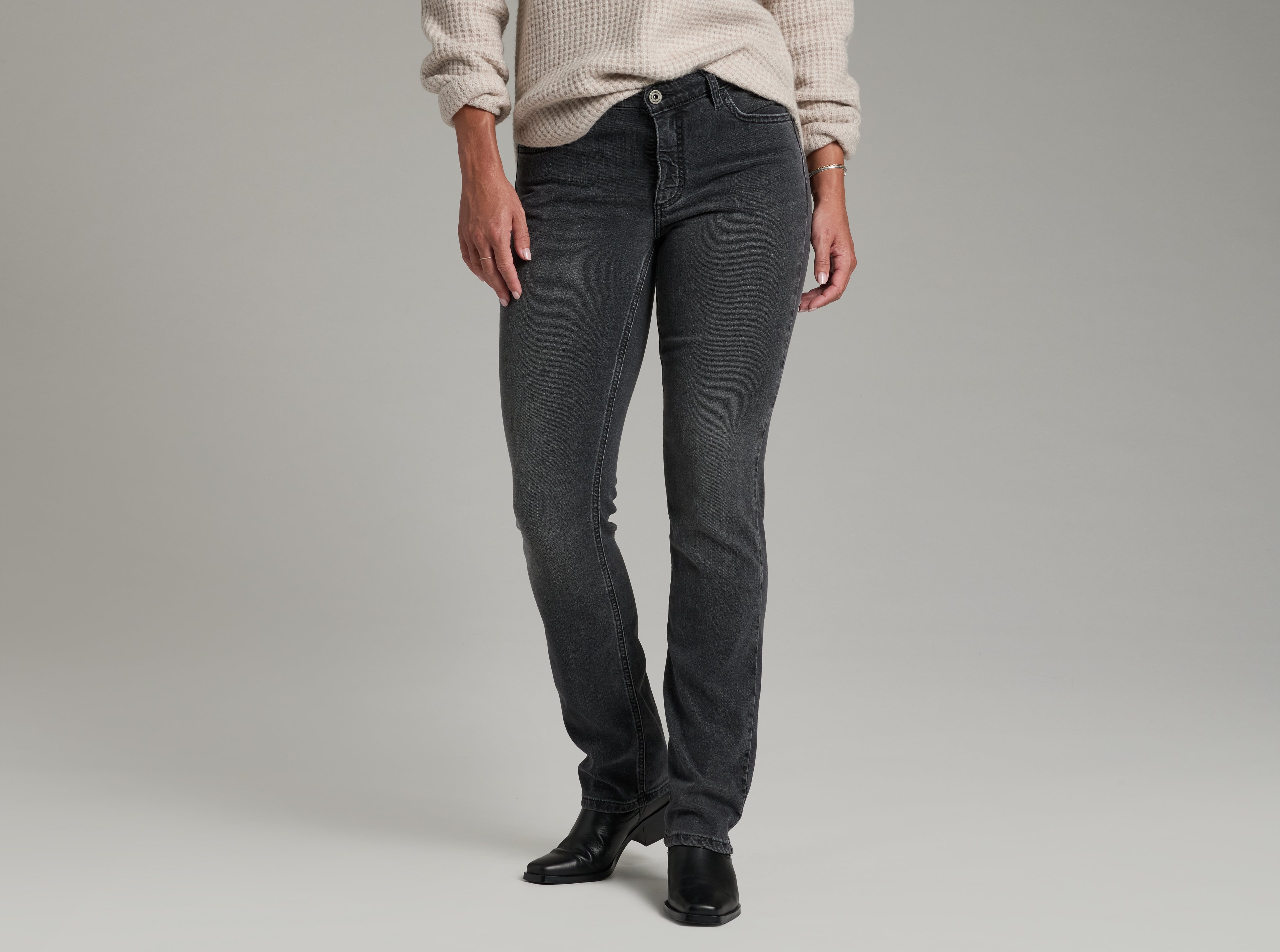 KUHL Kontour Form Straight Denim OBSIDIAN Front